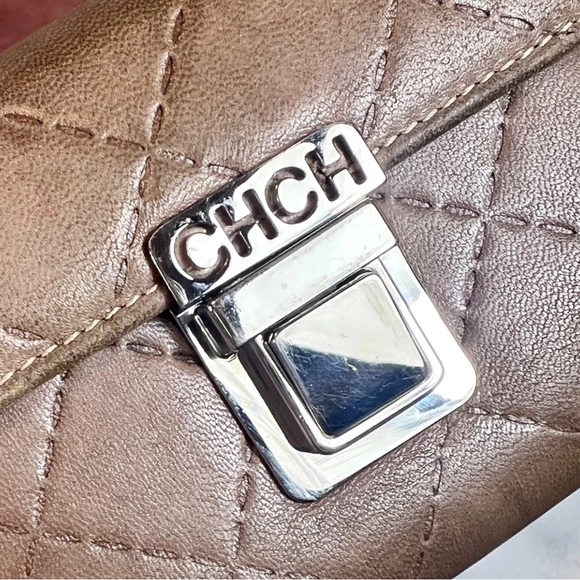 Carolina Herrera Quilted Logo Leather Wallet - Picture 2 of 10